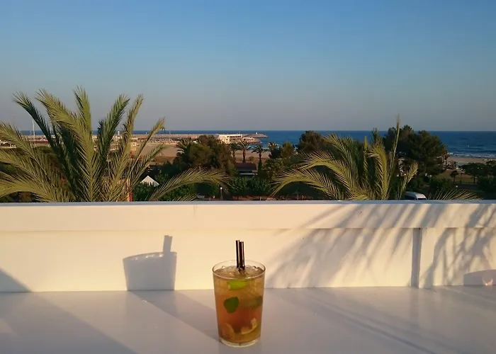 Solvi - Adults Only מלון Vilanova i la Geltrú